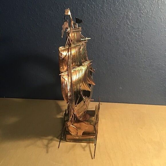 Vintage Musical Sailing Ship 12" x 3" Plays Music When You Wind The Key In Front - Picture 6 of 8